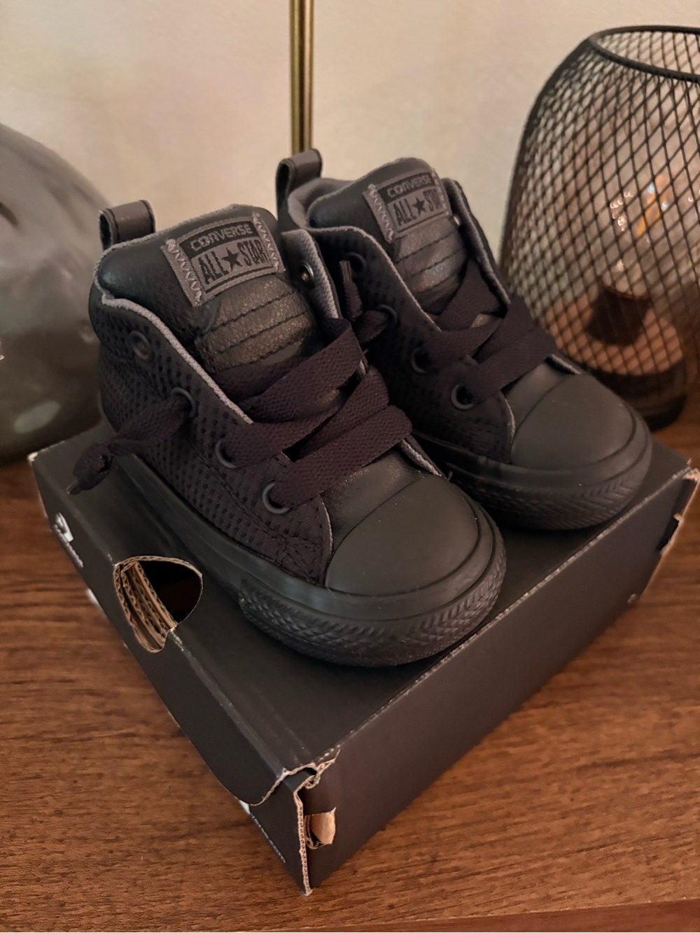 New! Baby high top converse